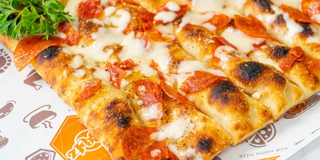 Pepperoni, Mootz & Marinara Breadsticks