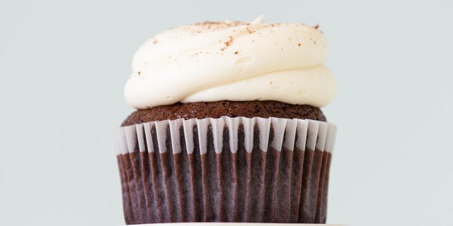 Black & White Cupcake