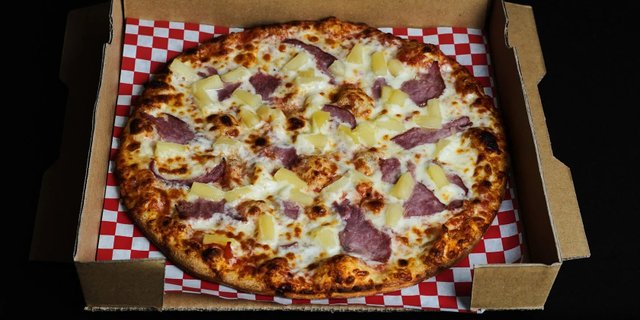 Hawaiian Pizza