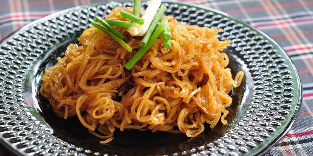 Isan Stir-Fried Rice Noodles