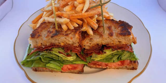 Classic BLT Sandwich