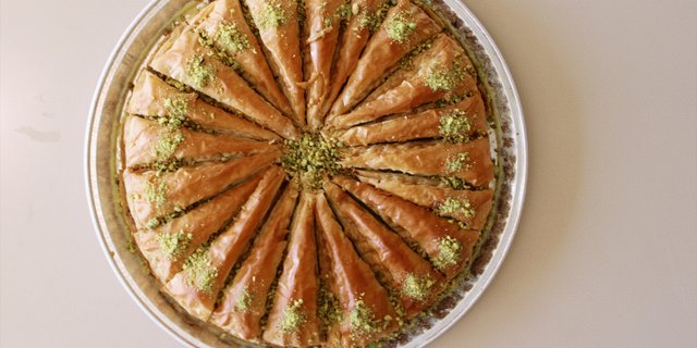 Pistachio Slice Tray