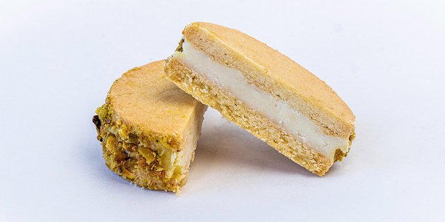 Pistachio Alfajores