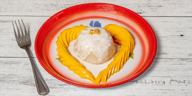 Sweet Sticky Rice w/ Mango
