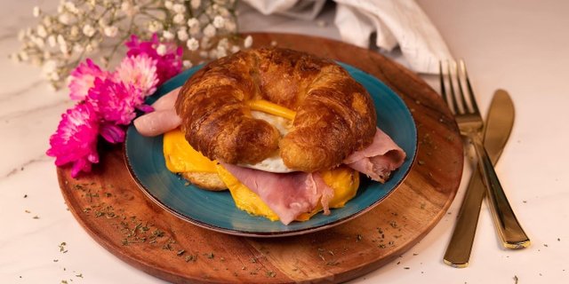 Ham, Egg & Cheese Croissant
