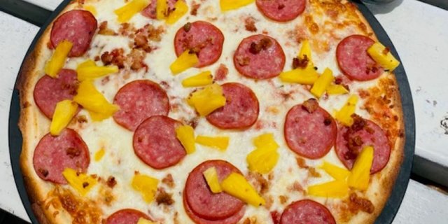 Hawaiian Pizza