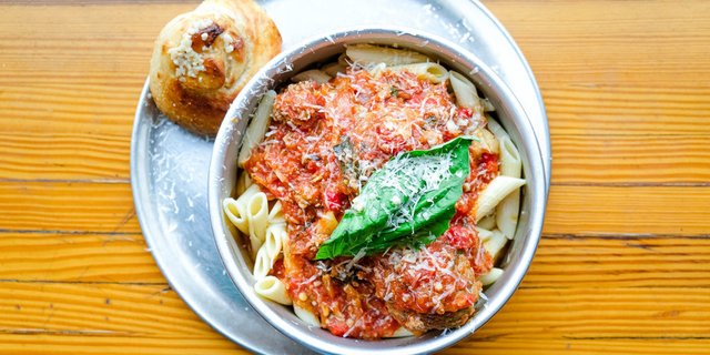 Penne w/ Meatballs Tray