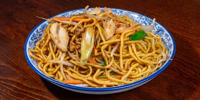 Chicken Lo Mein