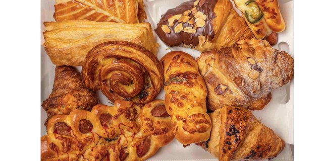 Dozen Assorted Pastries & Buns Box