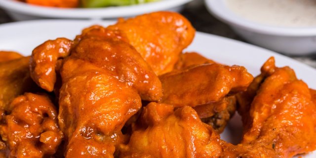 Bone-In Wings Boxed Lunch
