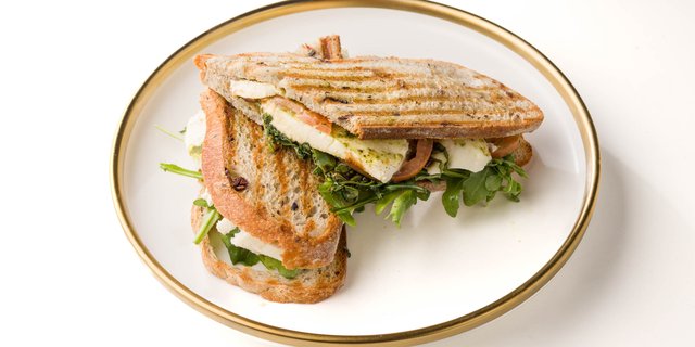 Caprese Sandwich