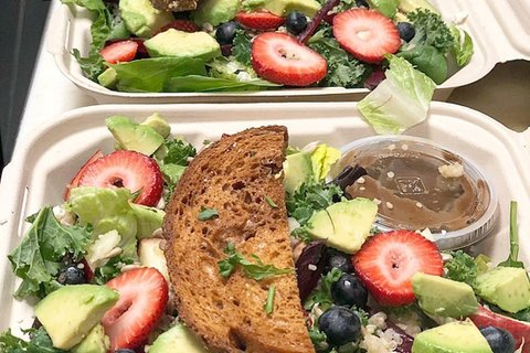 Balsamic Berry Salad Boxed Lunch