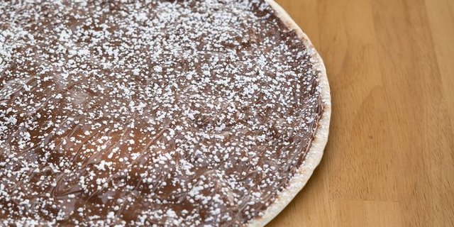Large Nutella Pizza