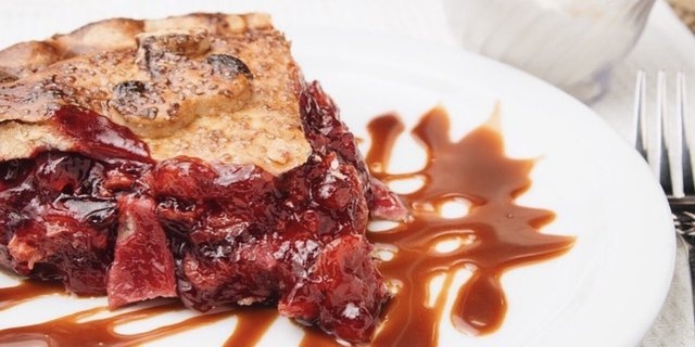Strawberry Rhubarb Pie Slice