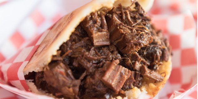 Asado Negro Arepa