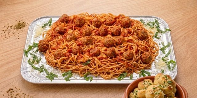 Spaghetti w/ Meatballs Tray