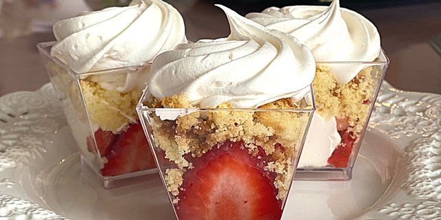Mini 2oz Strawberry Shortcake