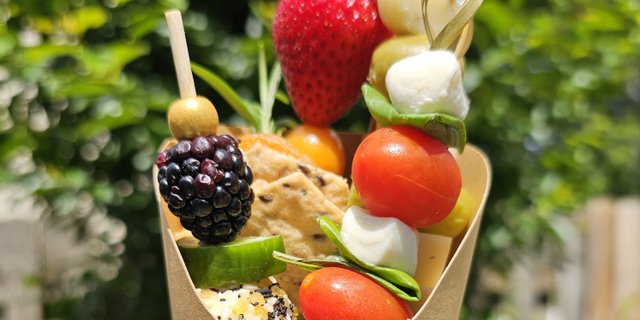 14oz Vegetarian Charcuterie Cups