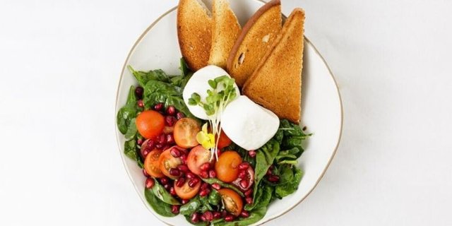 Burrata on Salad
