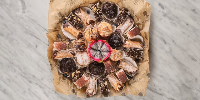 Asstorted Classic Italian Desserts