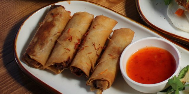 Egg Rolls Tray