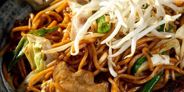 Chicken Lo Mein