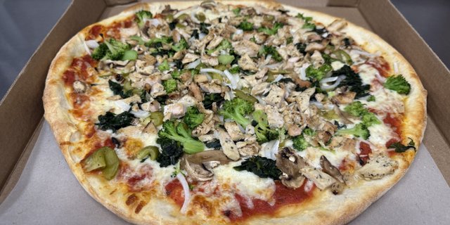 Chicken & Veggie Pizza