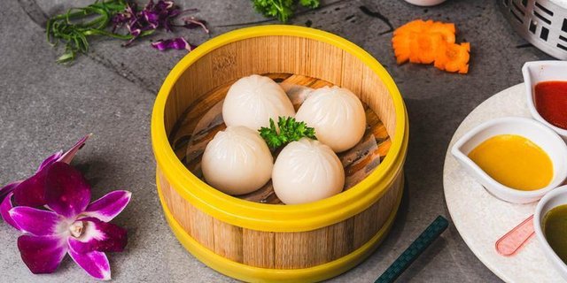 Steamed Custard Dumplings