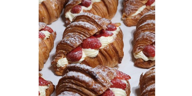Strawberry Croissant Box