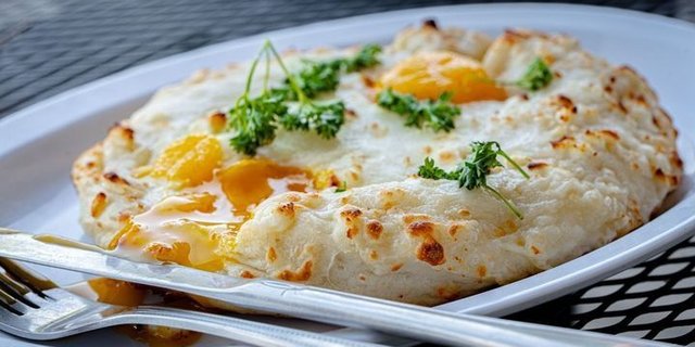 Adjaruli Khachapuri