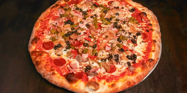 Gino's Supreme Pizza
