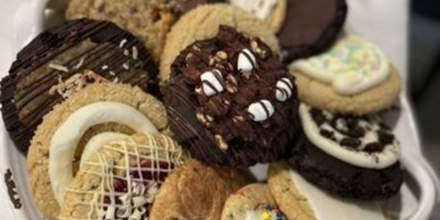 Dozen Bundteas Cookies
