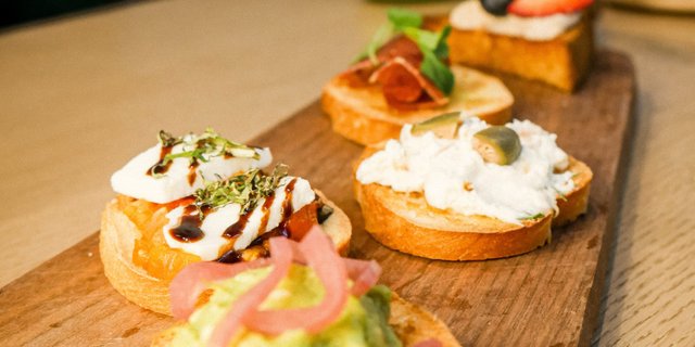 Toast Platter