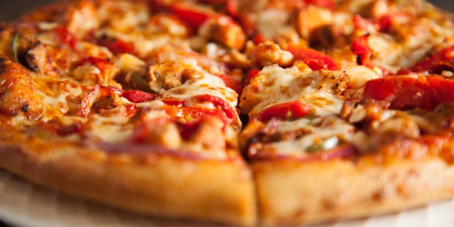 Buffalo Spicy Chicken Pizza