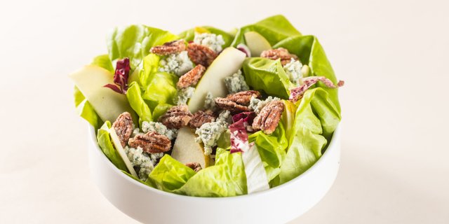 Pear & Blue Salad