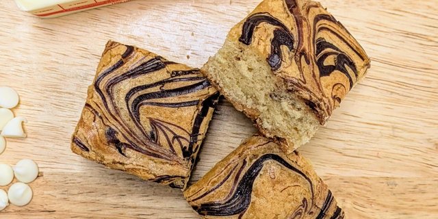 White Chocolate Swirl (Marble) Blondie