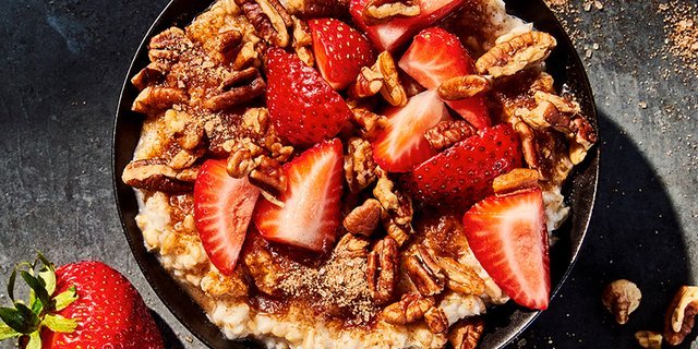 Steel Cut Oatmeal with Strawberries & Pecans