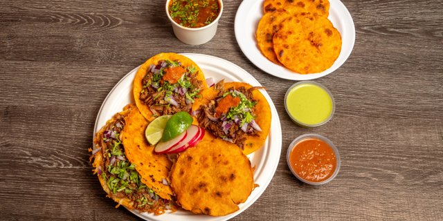 Amigos Plate