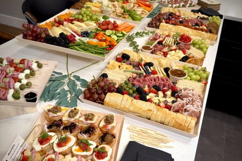 Drop Off Grazing Table for 45