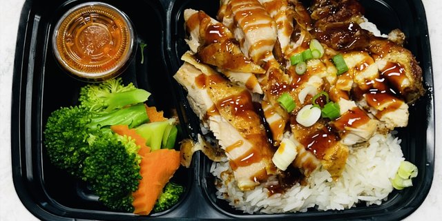 Lemongrass BBQ Chicken w/ Rice Boxed Bowl