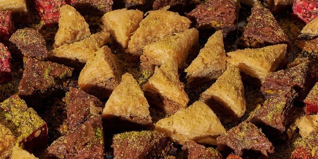 Mixed Baklava & Delights Platter