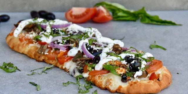Mediterranean Pizza