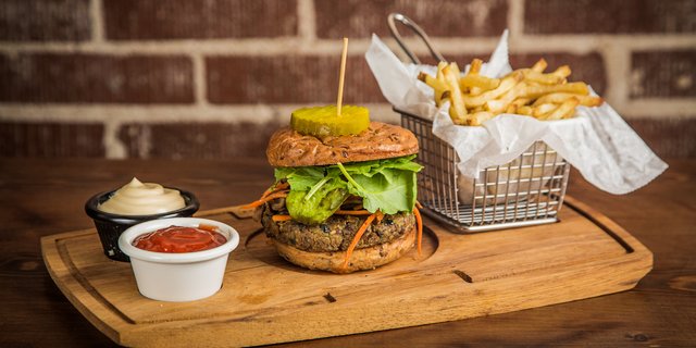 Classic Burger w/ Fries Package