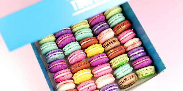 Ultimate Macaron Party Box