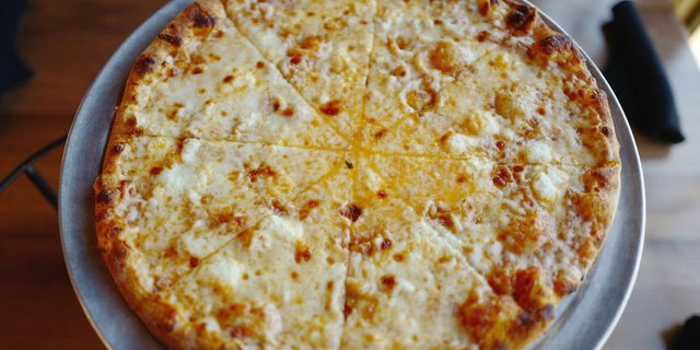 Super Cheese Pizza