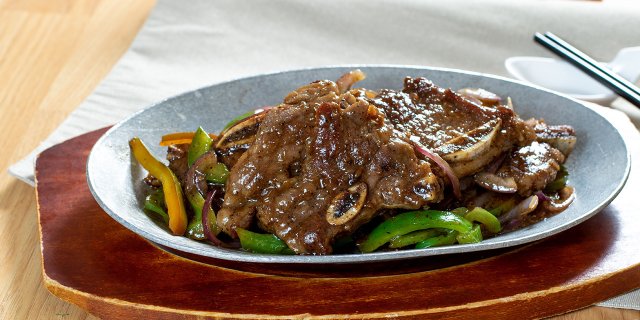 Sizzling Short Rib in Black Pepper Sauce