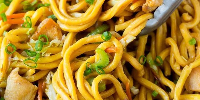 Chicken Lo Mein