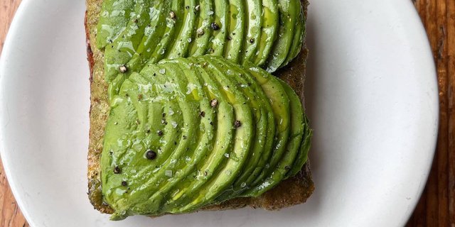 Gluten-Free Toast Avocado w/ Garlic Oil Sea Salt