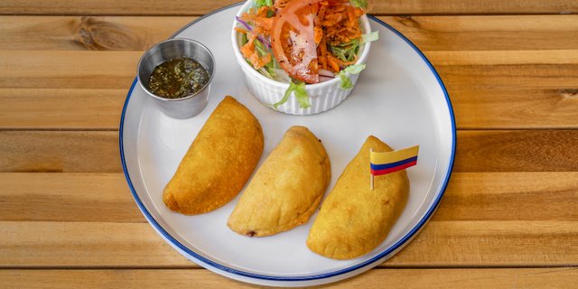 3 Empanadas Boxed Lunch