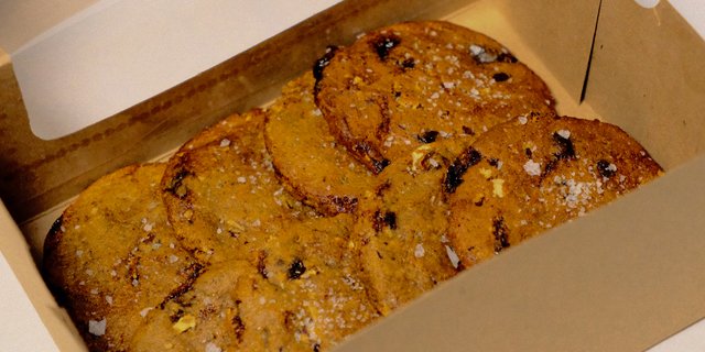 Pecan Salted Toffee Cookie Tray